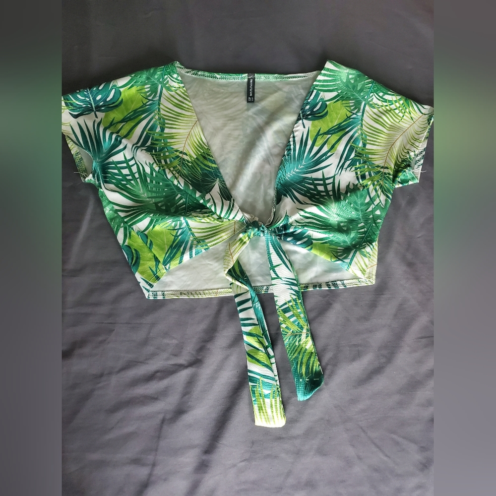 Pretty Little Thing Beach Crop Top